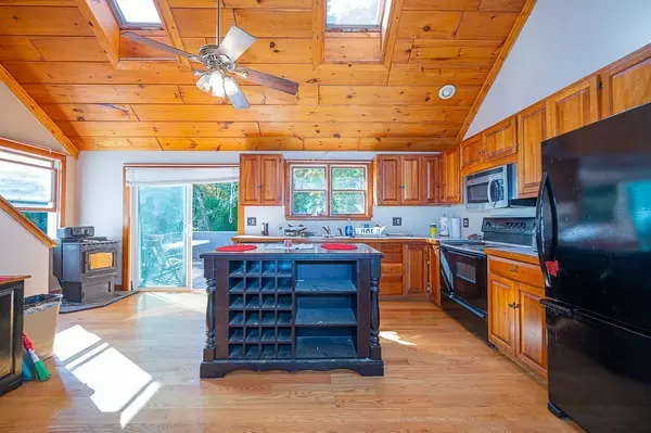 Brookfield, MA 01506,57 Webber Rd