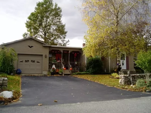 20 Elaine Way, Acushnet, MA 02743