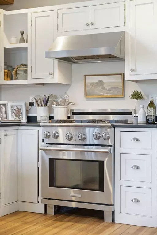 Milton, MA 02186,237 Hillside St