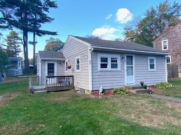 8 Ash Rd, Halifax, MA 02338