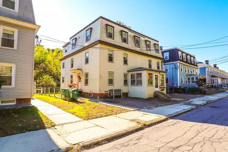 225-233 Green St, Clinton, MA 01510