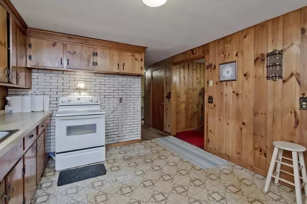 Southwick, MA 01077,64 Buckingham Dr