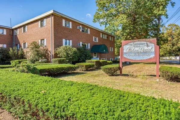 135 Creek #4, Wrentham, MA 02056