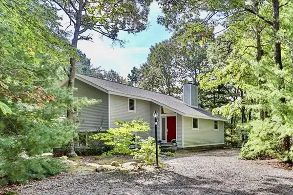 33 Walton Heath Way, Mashpee, MA 02649