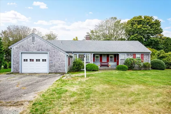 16 Blueberry Ln, Chatham, MA 02633