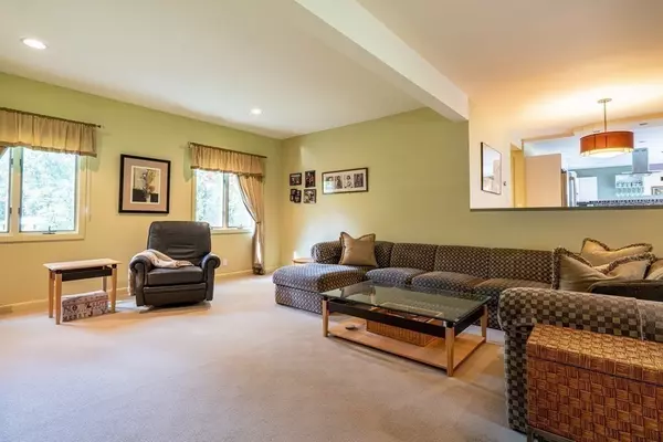 Dover, MA 02030,19 Sterling Dr