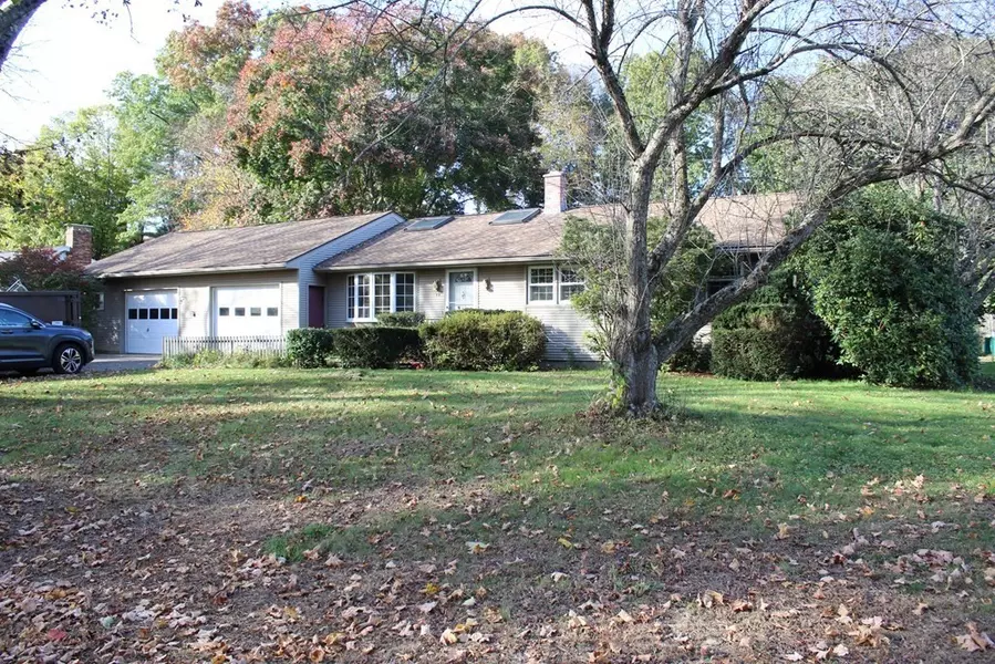 12 Plantation Road, Hatfield, MA 01038