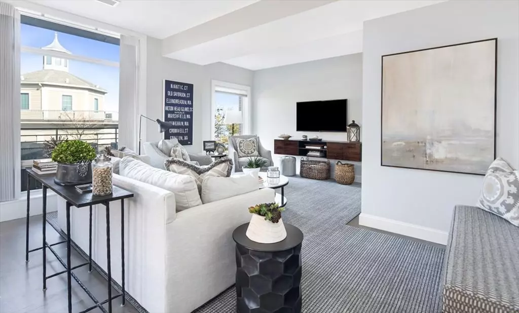 Hingham, MA 02043,23 Shipyard Dr #207