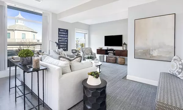 23 Shipyard Dr #207, Hingham, MA 02043