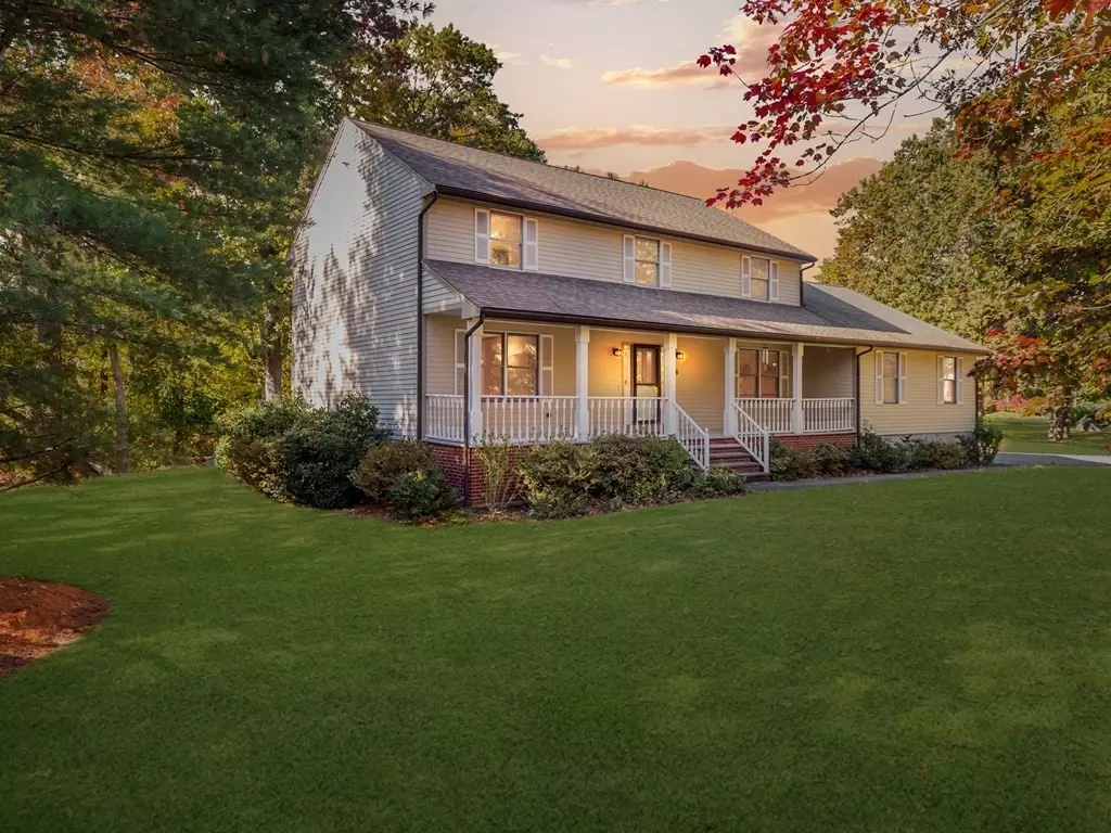 North Reading, MA 01864,6 Winterberry Ln