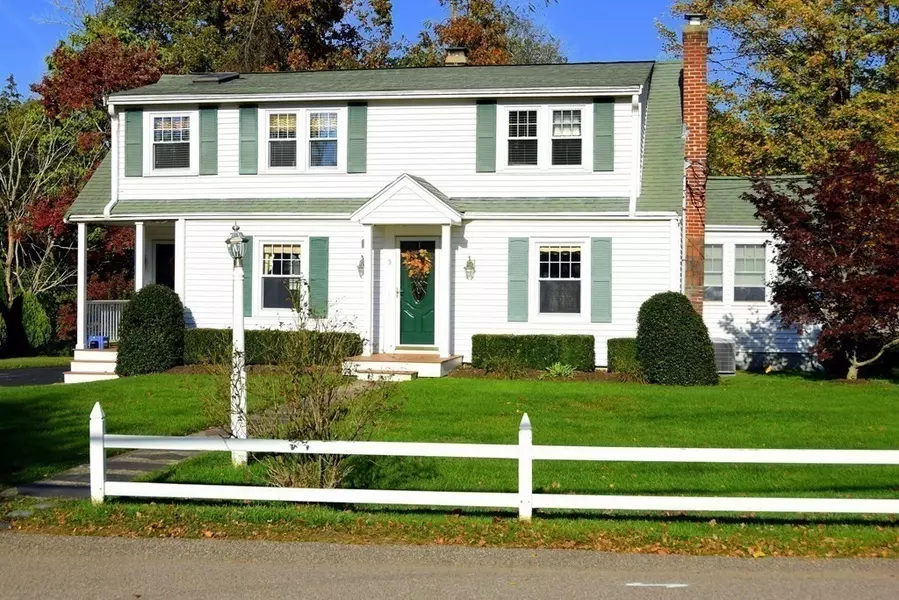 5 Arch St, West Bridgewater, MA 02379