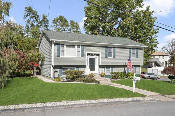 107 Leading St, Johnston, RI 02919