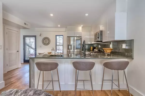 Boston, MA 02128,4 Everett Pl #2