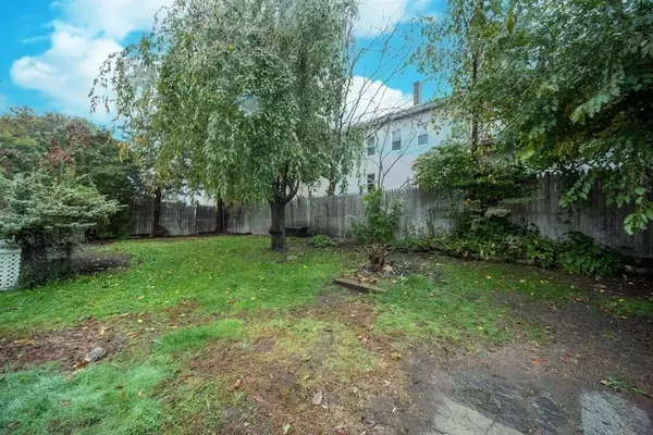 Clinton, MA 01510,14 Clark Street