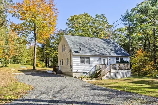 82 New Templeton Rd, Hubbardston, MA 01452