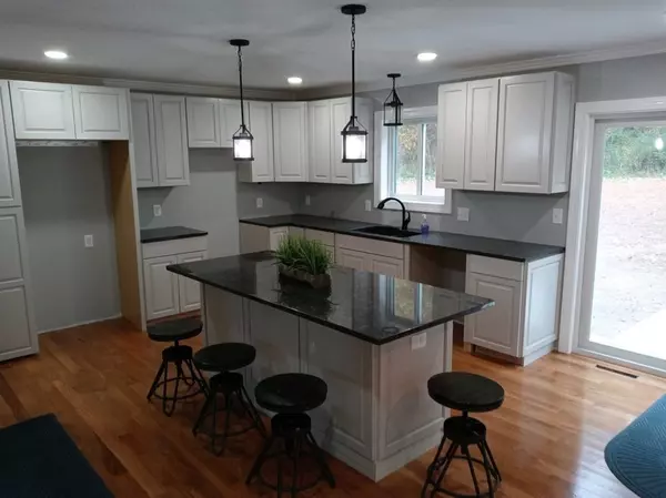 Westfield, MA 01085,226 Russellville Road