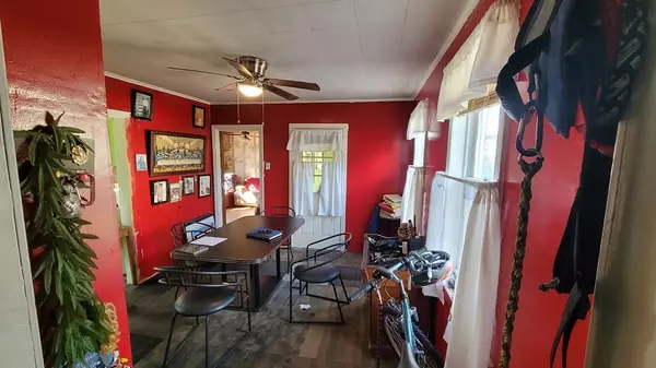 Westfield, MA 01085,36 Orange St