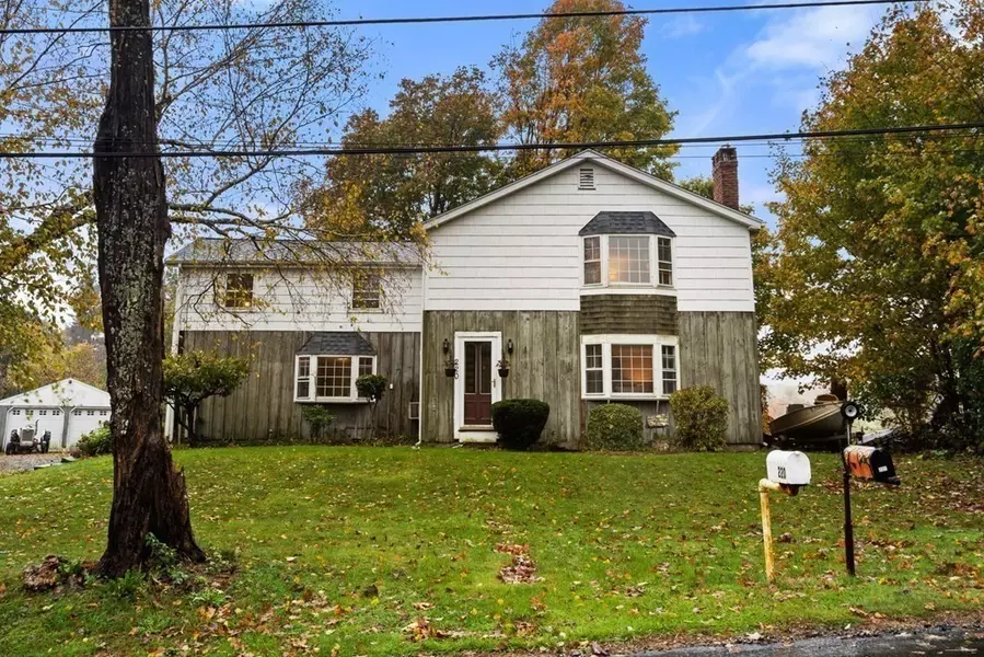 220 Upper North Row Rd, Sterling, MA 01564