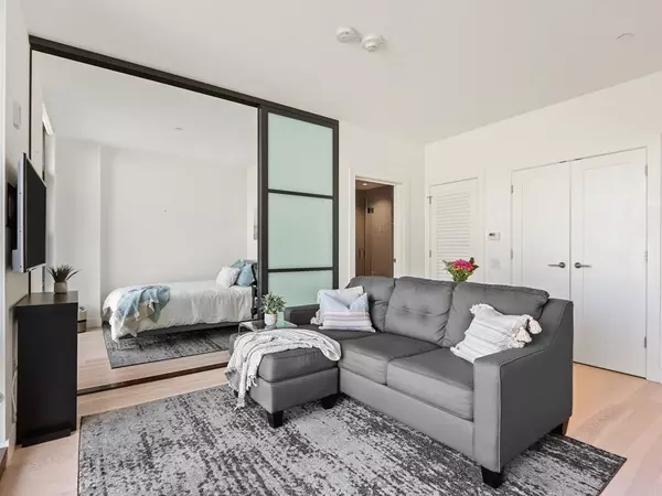 Boston, MA 02118,32 Traveler St #411