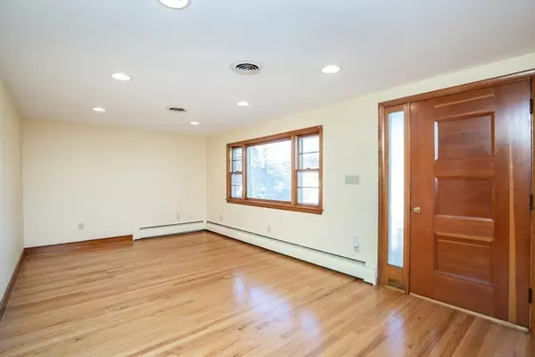 Methuen, MA 01844,11 Anderson Drive