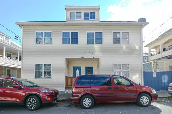 Salem, MA 01970,32 Palmer St #A
