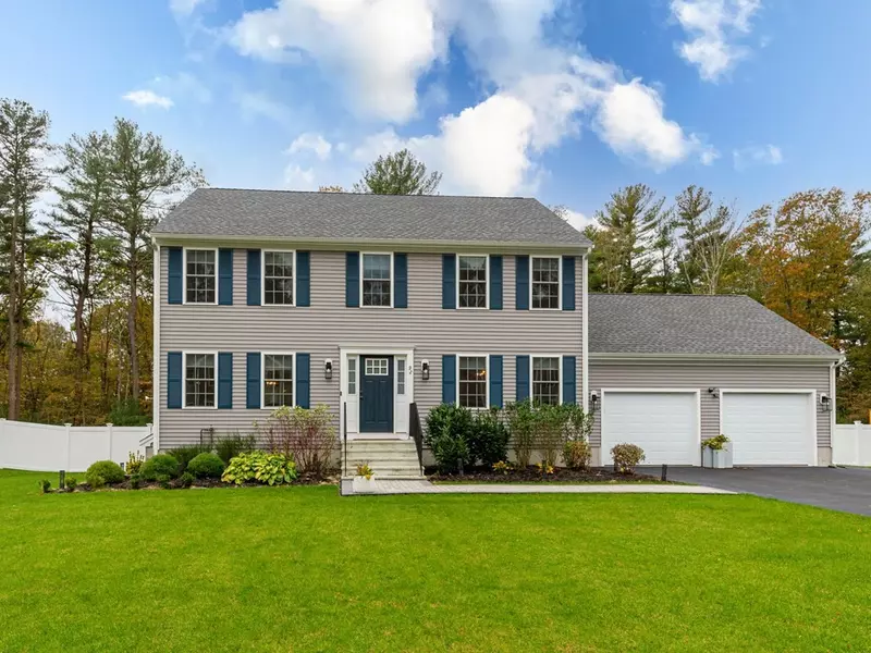 92 Appaloosa Way, Taunton, MA 02780