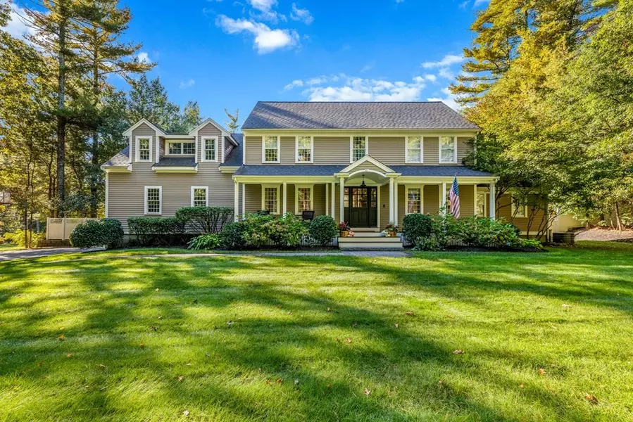 61 Longwood Cir, Kingston, MA 02364