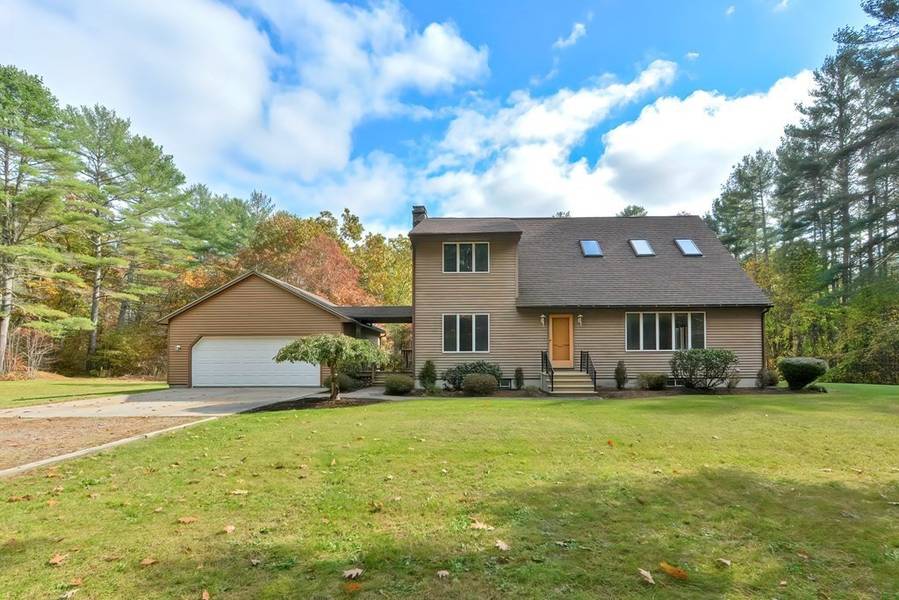 73 Off Ruggles St, Hardwick, MA 01037