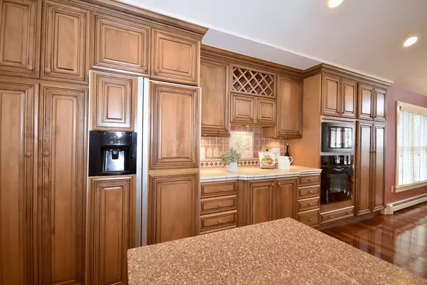 Dartmouth, MA 02748,22 Wildpepper Ln