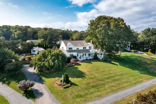 27 Fairways Edge Dr, Marshfield, MA 02050