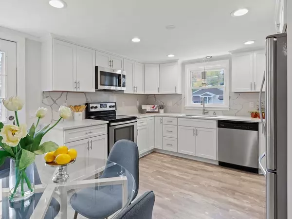 258 Seminole Ave, Waltham, MA 02451