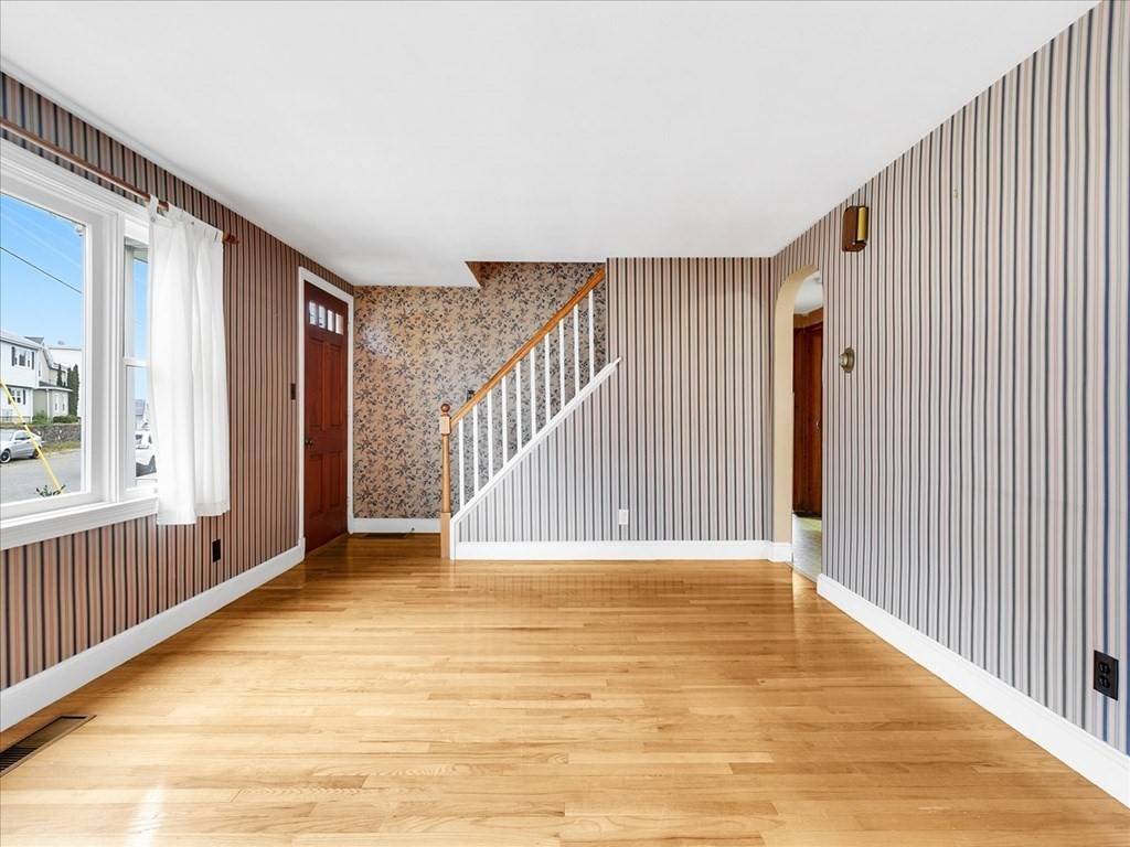 Salem, MA 01970,11 Horton St