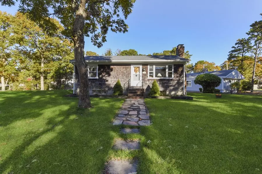 28 Gardiner Ln, Yarmouth, MA 02664