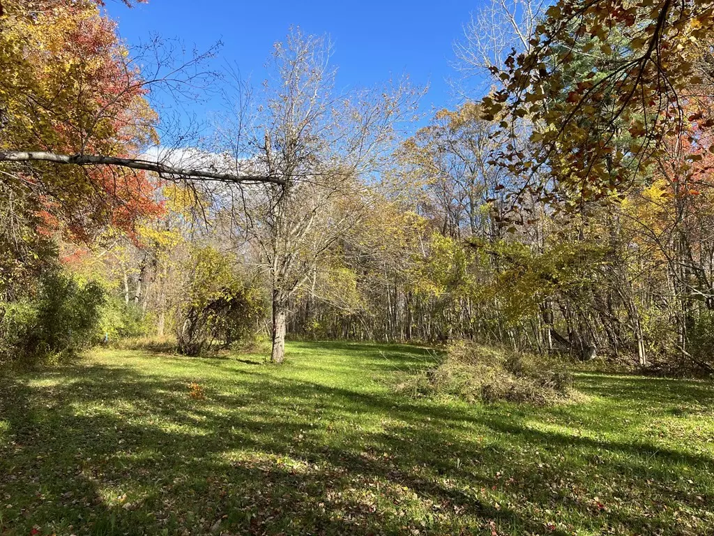 Sutton, MA 01590,14 Merriam Ln