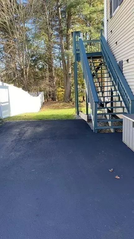 Townsend, MA 01469,1 Laurie Dr