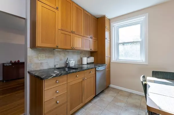 Brookline, MA 02446,30 Summit Avenue #3