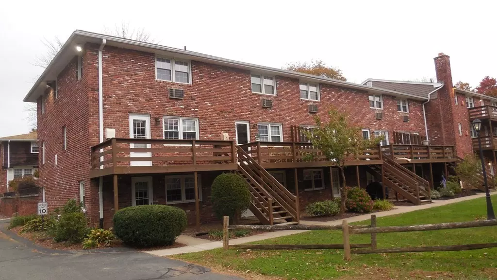 Agawam, MA 01001,418 Meadow St #C2