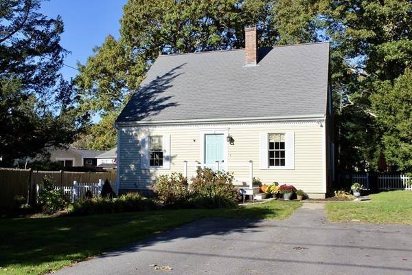 Marion, MA 02738,9 Green St