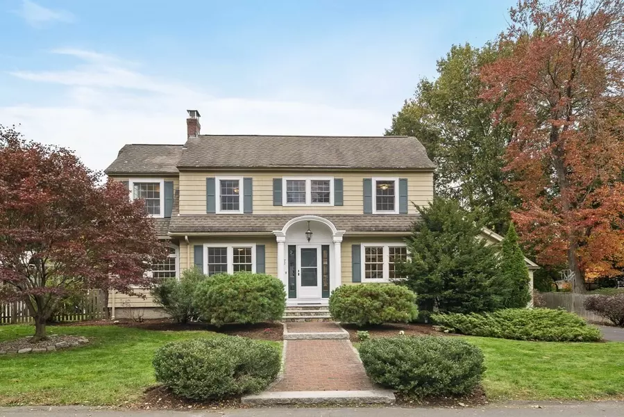 77 Bloomfield St, Lexington, MA 02421