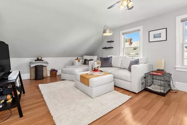 Salem, MA 01970,16 Willow Ave #3