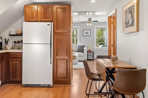 Salem, MA 01970,16 Willow Ave #3