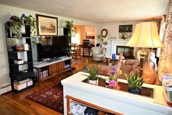 Milton, MA 02186,32 Essex Road