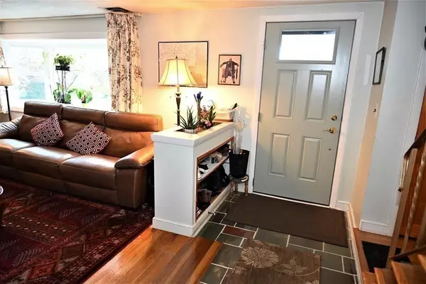 Milton, MA 02186,32 Essex Road