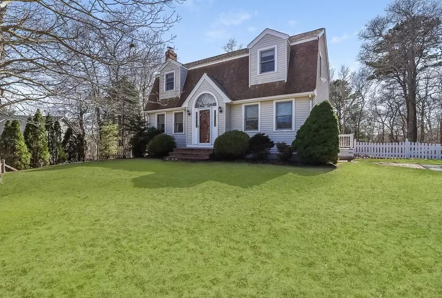 3 Dover Cir, Plymouth, MA 02360