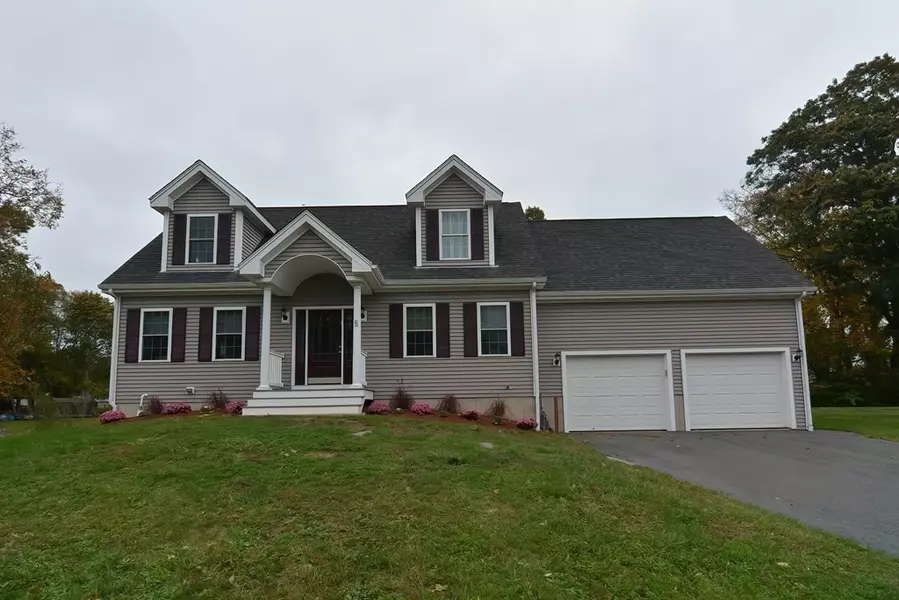 5 Teresa Rd, West Bridgewater, MA 02379