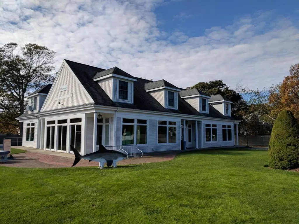 Chatham, MA 02650,235 Orleans Rd