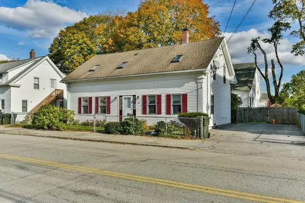 34 Oxford Ave, Dudley, MA 01571