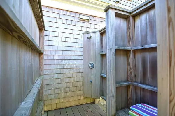 Chatham, MA 02650,486 Crowell Rd