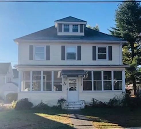 34 King St, Holyoke, MA 01040