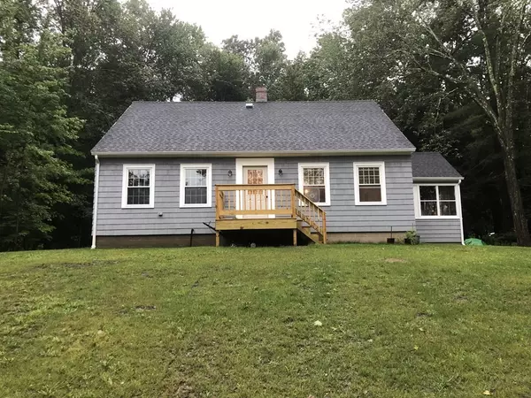 7 Loomis Road, Greenfield, MA 01301